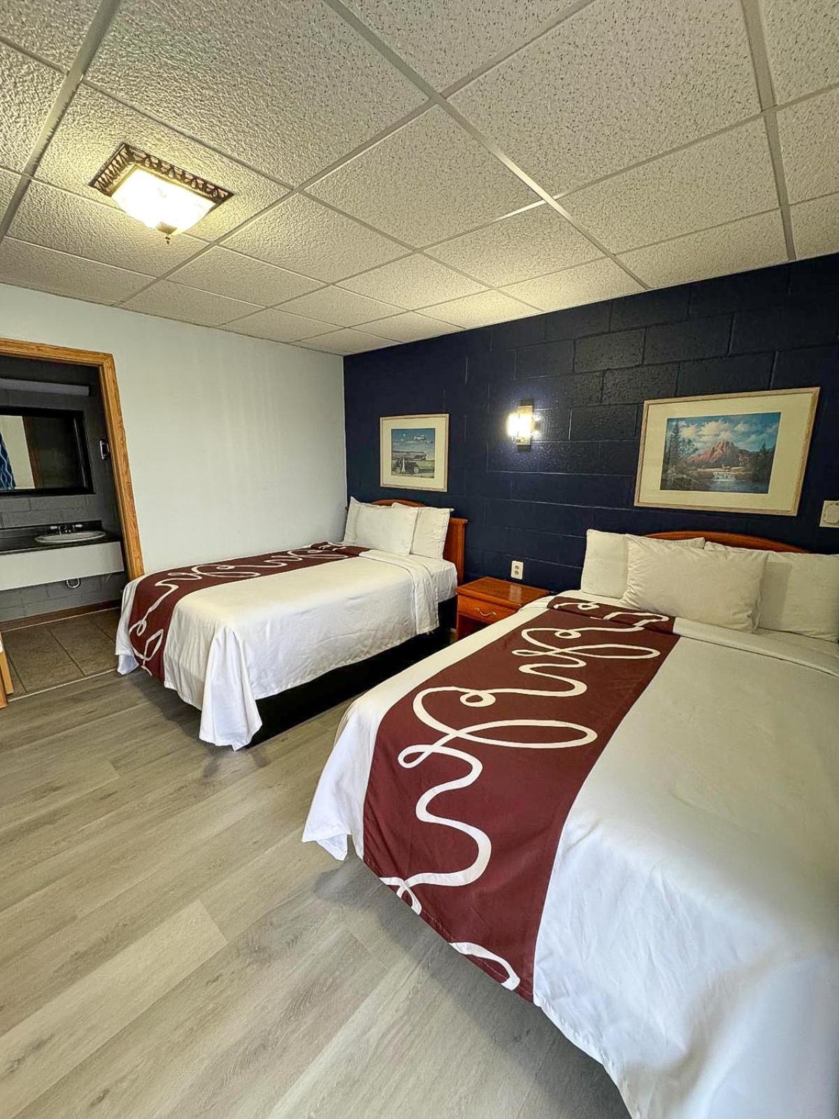 Sleep-Ees Inn, Saginaw & Frankenmuth Esterno foto